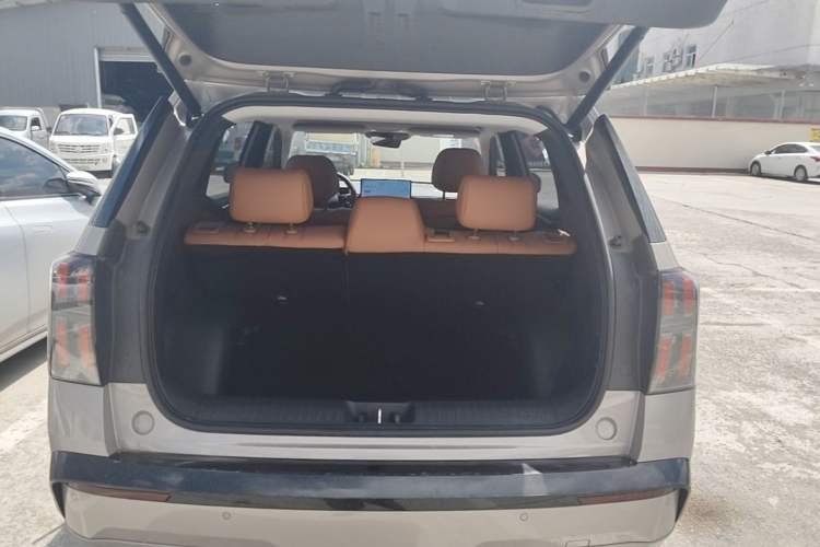 Used AION V 2024 Aion Tyrannosaurus 650 LiDAR Edition Trunk