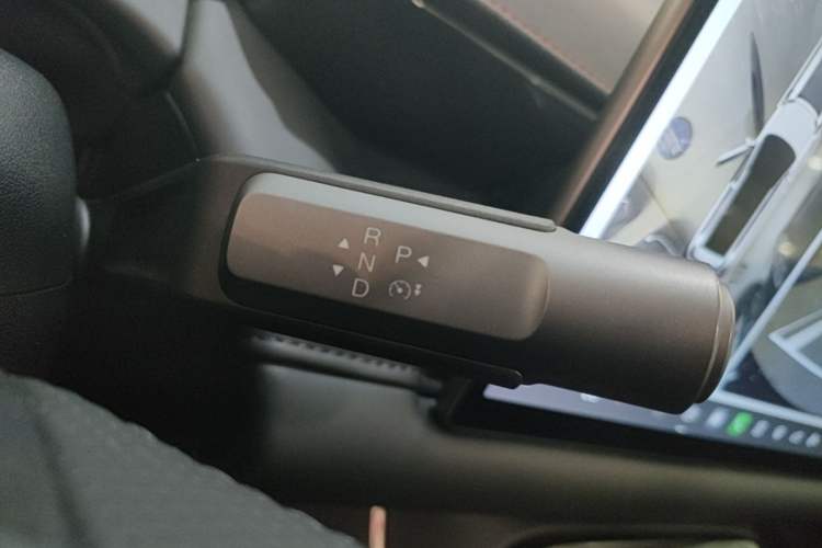 Used AION V 2025 Aion Tyrannosaurus 650 Smart Enjoy Edition Gear Lever