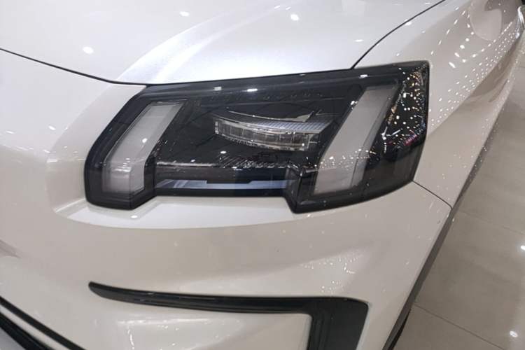 Used AION V 2025 Aion Tyrannosaurus 650 Smart Enjoy Edition Left Front Headlight