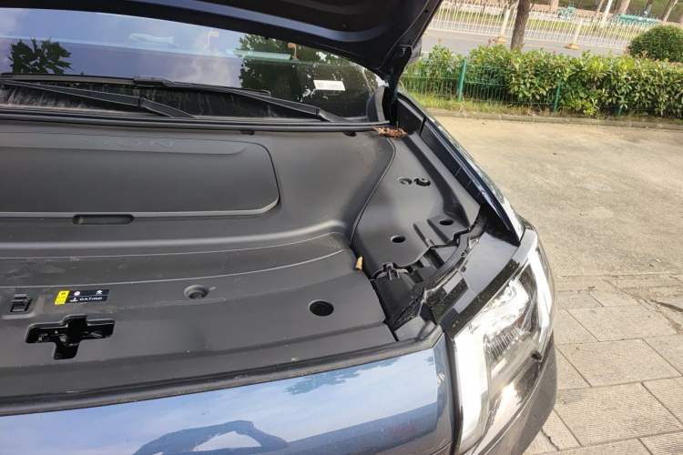 Used AION V 2026 Model Aion Tyrannosaurus Family Edition 650 Zhihao Edition Engine Bay Left
