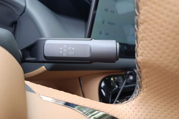 Used AION V 2026 Model Aion Tyrannosaurus Family Edition 520 Zhi Zun Edition Gear Lever