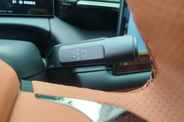 Used AION V 2026 Model Aion Tyrannosaurus Family Edition 650 Zhihao Edition Gear Lever