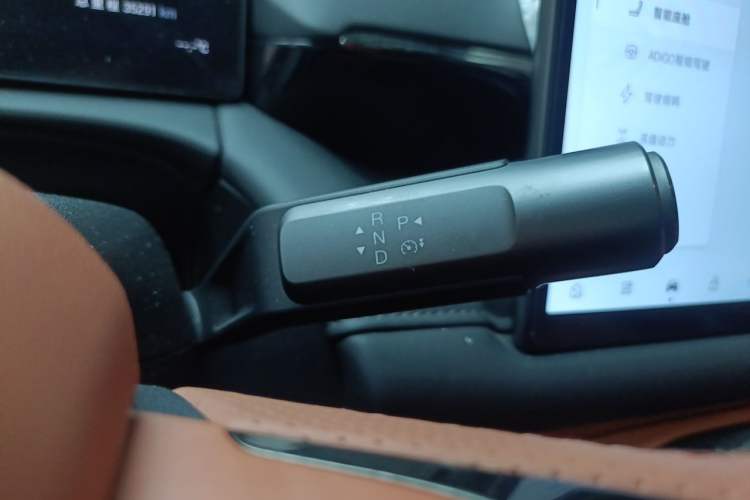 Used AION V 2026 Model Aion Tyrannosaurus Family Edition 650 Zhihao Edition Gear Lever