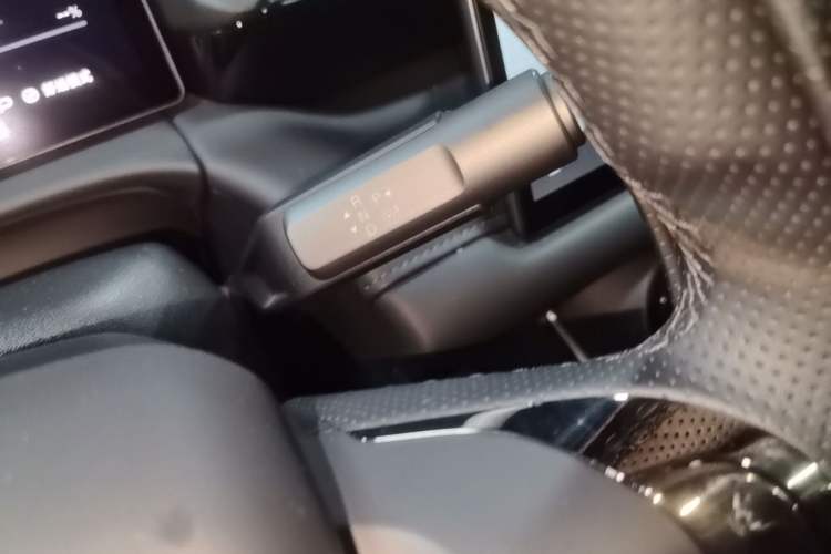 Used AION V 2026 Model Aion Tyrannosaurus Family Edition 520 Zhi Zun Edition Gear Lever