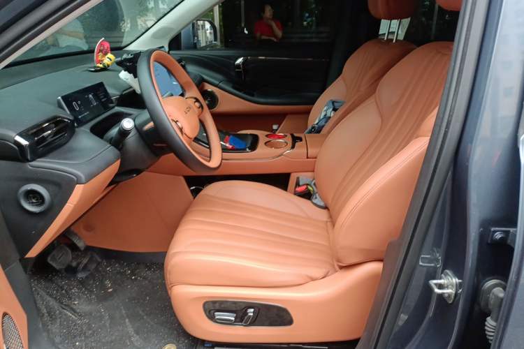 Used AION V 2026 Model Aion Tyrannosaurus Family Edition 650 Zhihao Edition Left Front Seat