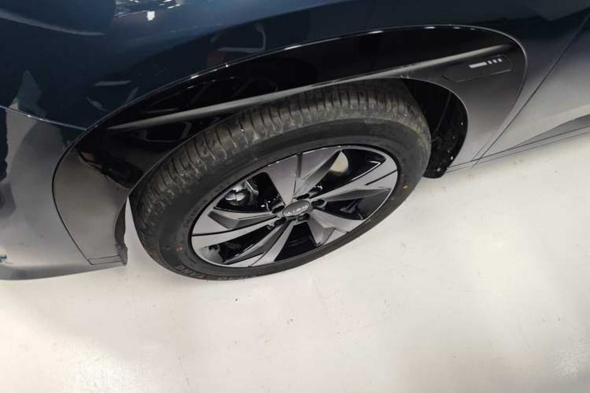 Used AION V 2026 Model Aion Tyrannosaurus Family Edition 520 Zhi Zun Edition Left Front Wheel Hub
