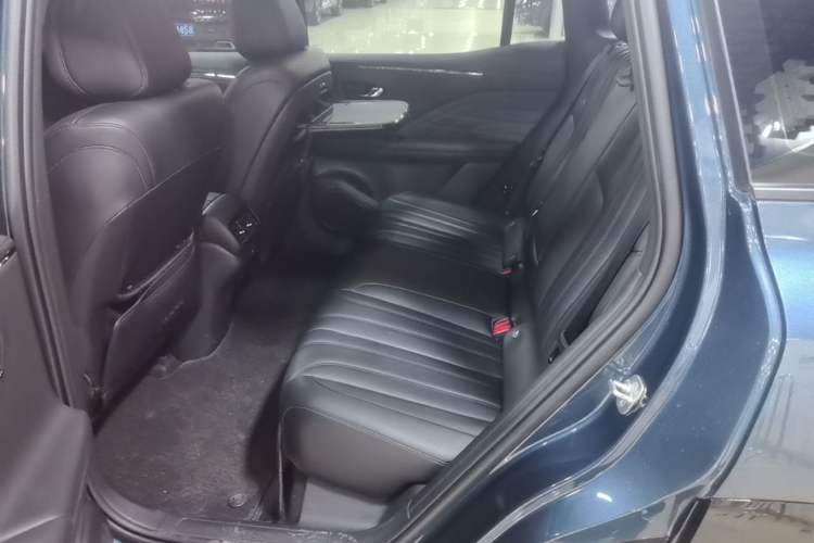 Used AION V 2026 Model Aion Tyrannosaurus Family Edition 520 Zhi Zun Edition Left Rear Seat