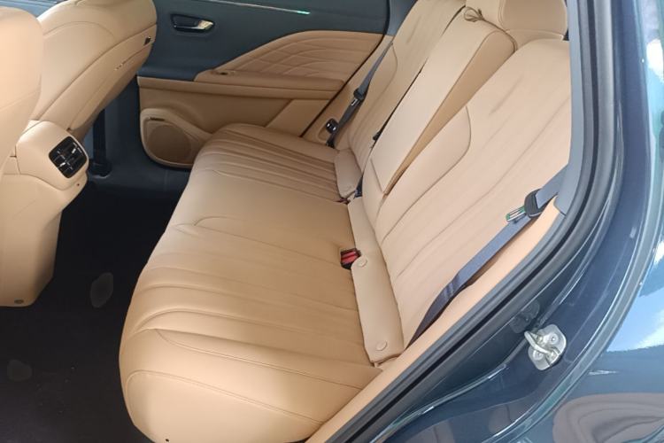 Used AION V 2026 Model Aion Tyrannosaurus Family Edition 520 Zhi Zun Edition Left Rear Seat