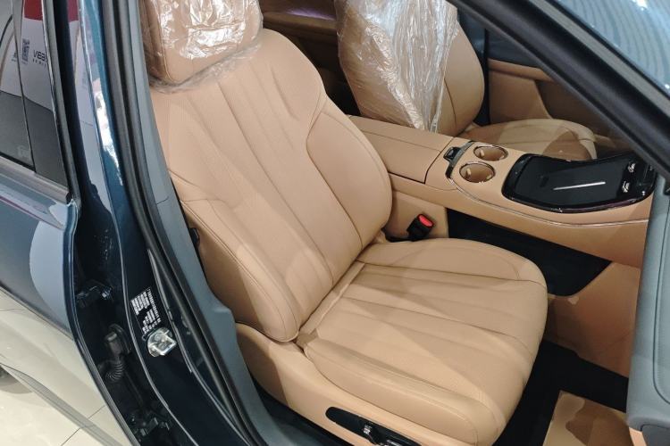 Used AION V 2026 Model Aion Tyrannosaurus Family Edition 520 Zhi Zun Edition Right Front Seat