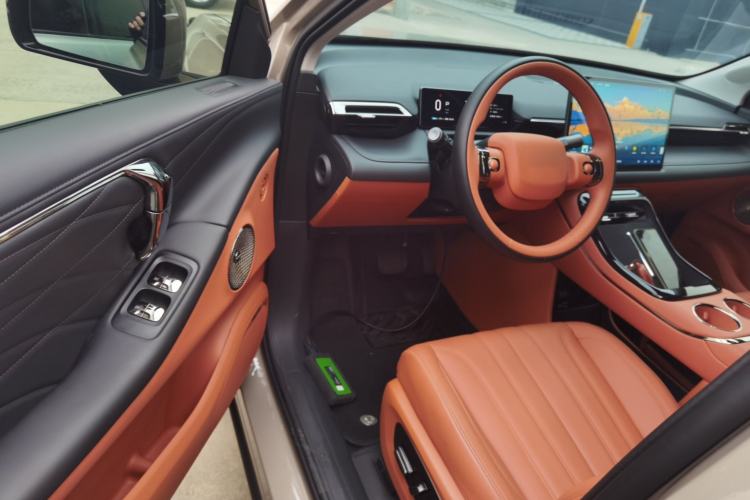 Used AION V 2026 Model Aion Tyrannosaurus Family Edition 520 Zhi Hao Edition Interior 3