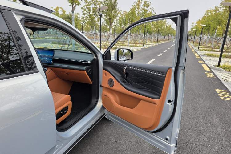 Used AION V 2026 Model Aion Tyrannosaurus Family Edition 520 Zhi Hao Edition Interior 3