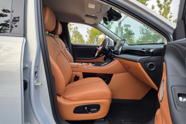 Used AION V 2026 Model Aion Tyrannosaurus Family Edition 520 Zhi Hao Edition Interior 5