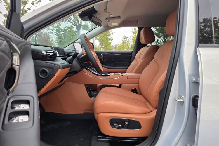 Used AION V 2026 Model Aion Tyrannosaurus Family Edition 520 Zhi Hao Edition Interior 9