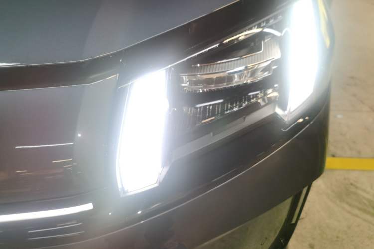 Used AION V 2026 Model Aion Tyrannosaurus Family Edition 650 Zhi Zun Edition Left Front Headlight