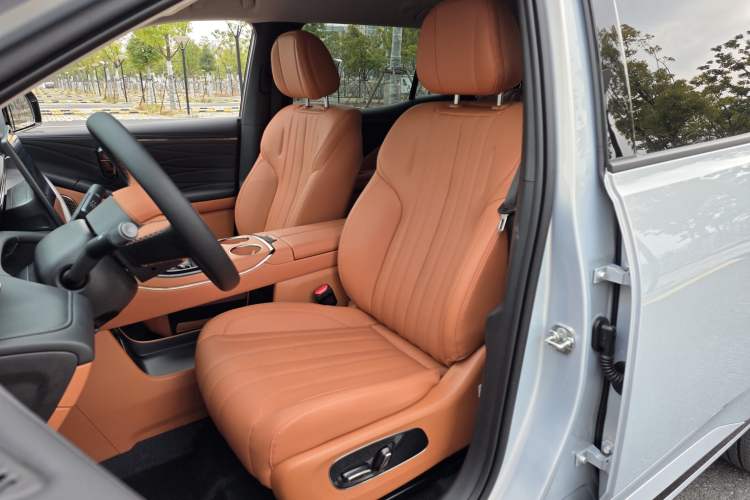 Used AION V 2026 Model Aion Tyrannosaurus Family Edition 520 Zhi Hao Edition Left Front Seat