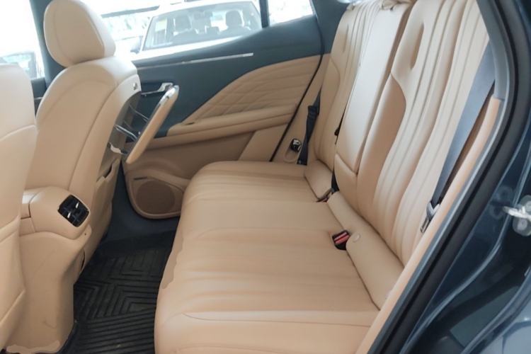 Used AION V 2026 Model Aion Tyrannosaurus Family Edition 520 Zhi Zun Edition Left Rear Seat