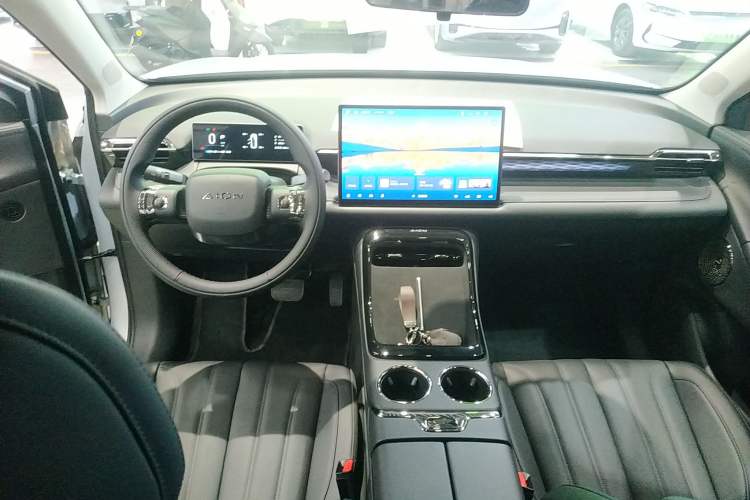 Used AION V 2026 Model Aion Tyrannosaurus Family Edition 650 Zhihao Edition Center Console