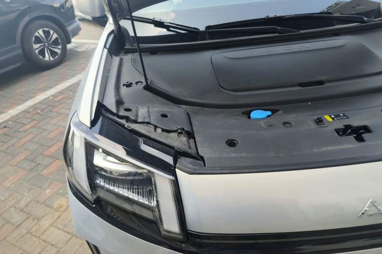 Used AION V 2026 Model Aion Tyrannosaurus Family Edition 520 Zhi Hao Edition Engine Bay Right