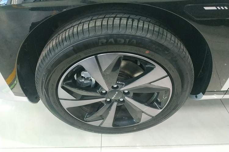 Used AION V 2026 Model Aion Tyrannosaurus Family Edition 650 Zhihao Edition Exterior 4