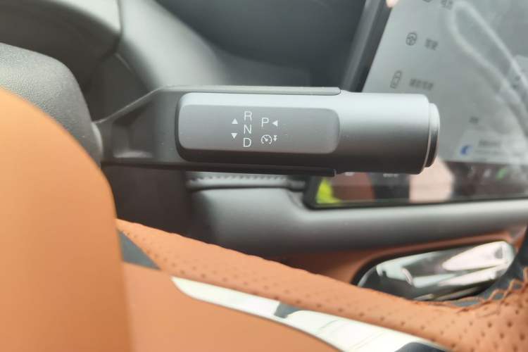 Used AION V 2026 Model Aion Tyrannosaurus Family Edition 650 Zhihao Edition Gear Lever