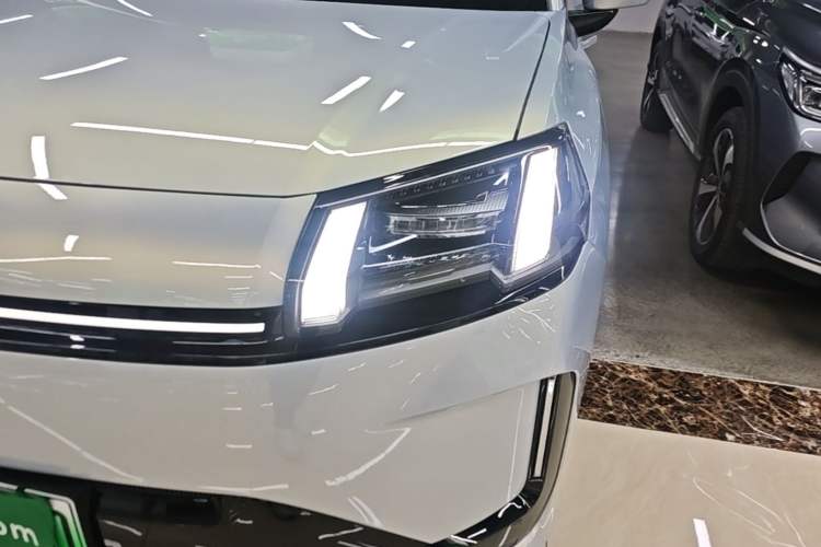 Used AION V 2026 Model Aion Tyrannosaurus Family Edition 650 Zhihao Edition Left Front Headlight