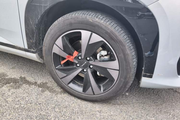Used AION V 2026 Model Aion Tyrannosaurus Family Edition 650 Zhihao Edition Right Front Wheel Hub