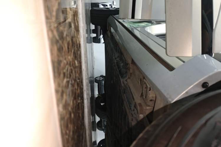 Used AION V 2026 Model Aion Tyrannosaurus Family Edition 650 Zhihao Edition Right Side Sill