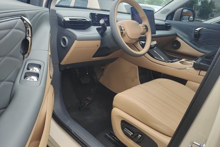 Used AION V 2026 Model Aion Tyrannosaurus Family Edition 650 Zhihao Edition Driver Seat