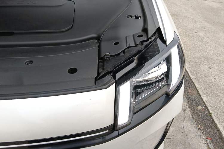 Used AION V 2026 Model Aion Tyrannosaurus Family Edition 520 Zhi Hao Edition Engine Bay Left