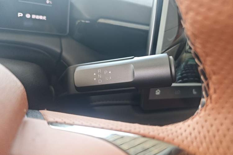 Used AION V 2026 Model Aion Tyrannosaurus Family Edition 650 Zhihao Edition Gear Lever