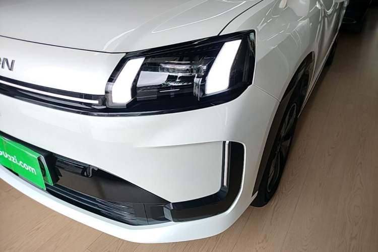 Used AION V 2026 Model Aion Tyrannosaurus Family Edition 520 Zhi Hao Edition Left Front Headlight
