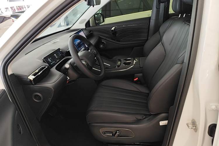 Used AION V 2026 Model Aion Tyrannosaurus Family Edition 520 Zhi Hao Edition Left Front Seat