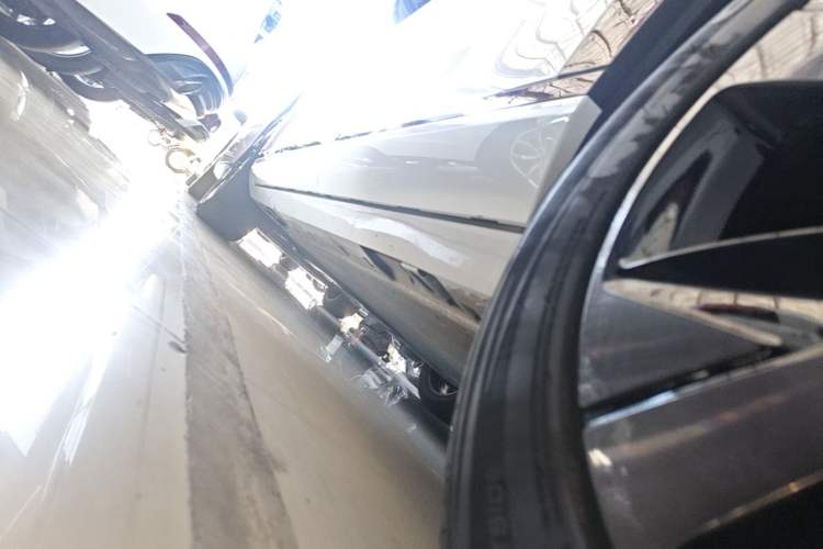 Used AION V 2026 Model Aion Tyrannosaurus Family Edition 650 Zhihao Edition Left Side Sill