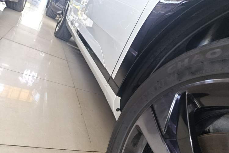 Used AION V 2026 Model Aion Tyrannosaurus Family Edition 650 Zhihao Edition Right Side Sill