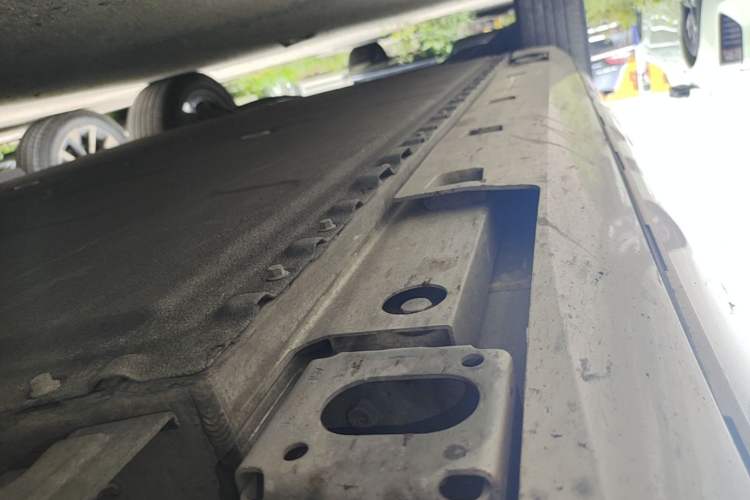 Used AION V 2026 Model Aion Tyrannosaurus Family Edition 650 Zhihao Edition Right Side Sill