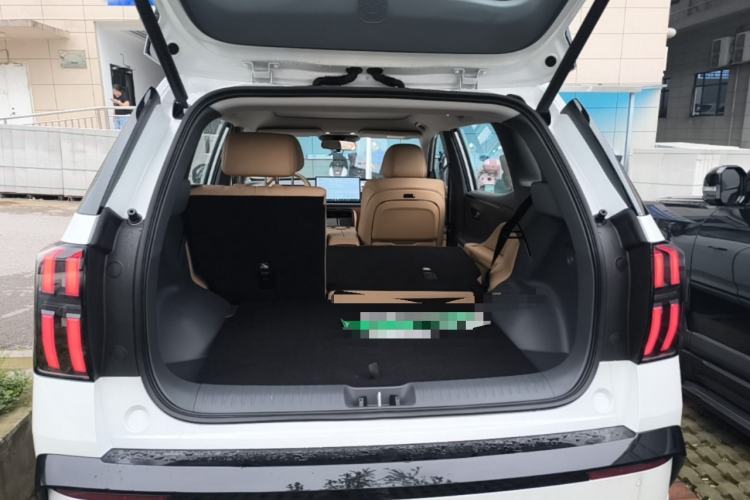 Used AION V 2026 Model Aion Tyrannosaurus Family Edition 650 Zhi Zun Edition Trunk
