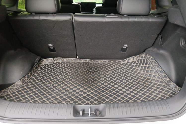 Used AION V 2026 Model Aion Tyrannosaurus Family Edition 520 Zhi Hao Edition Trunk