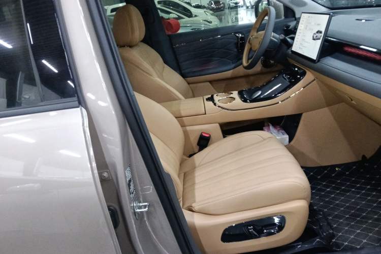 Used AION V 2026 Model Aion Tyrannosaurus Family Edition 650 Zhihao Edition Right Front Seat