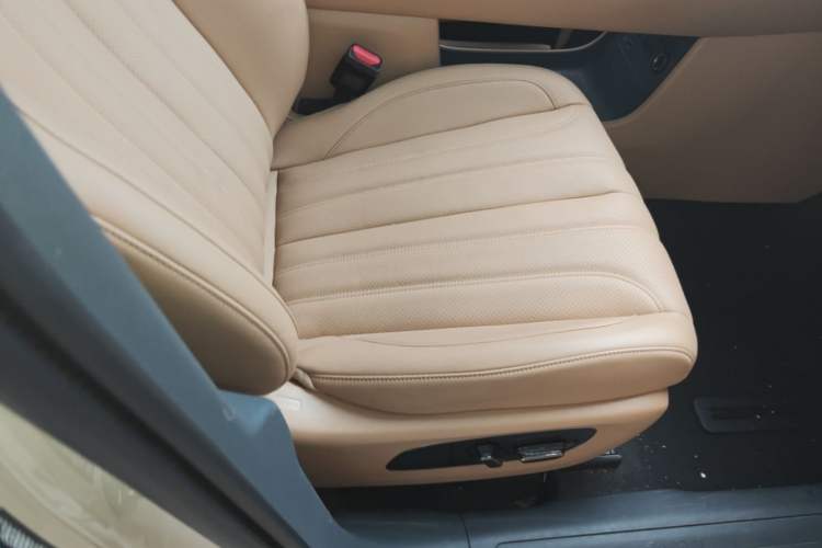 Used AION V 2026 Model Aion Tyrannosaurus Family Edition 650 Zhihao Edition Right Front Seat