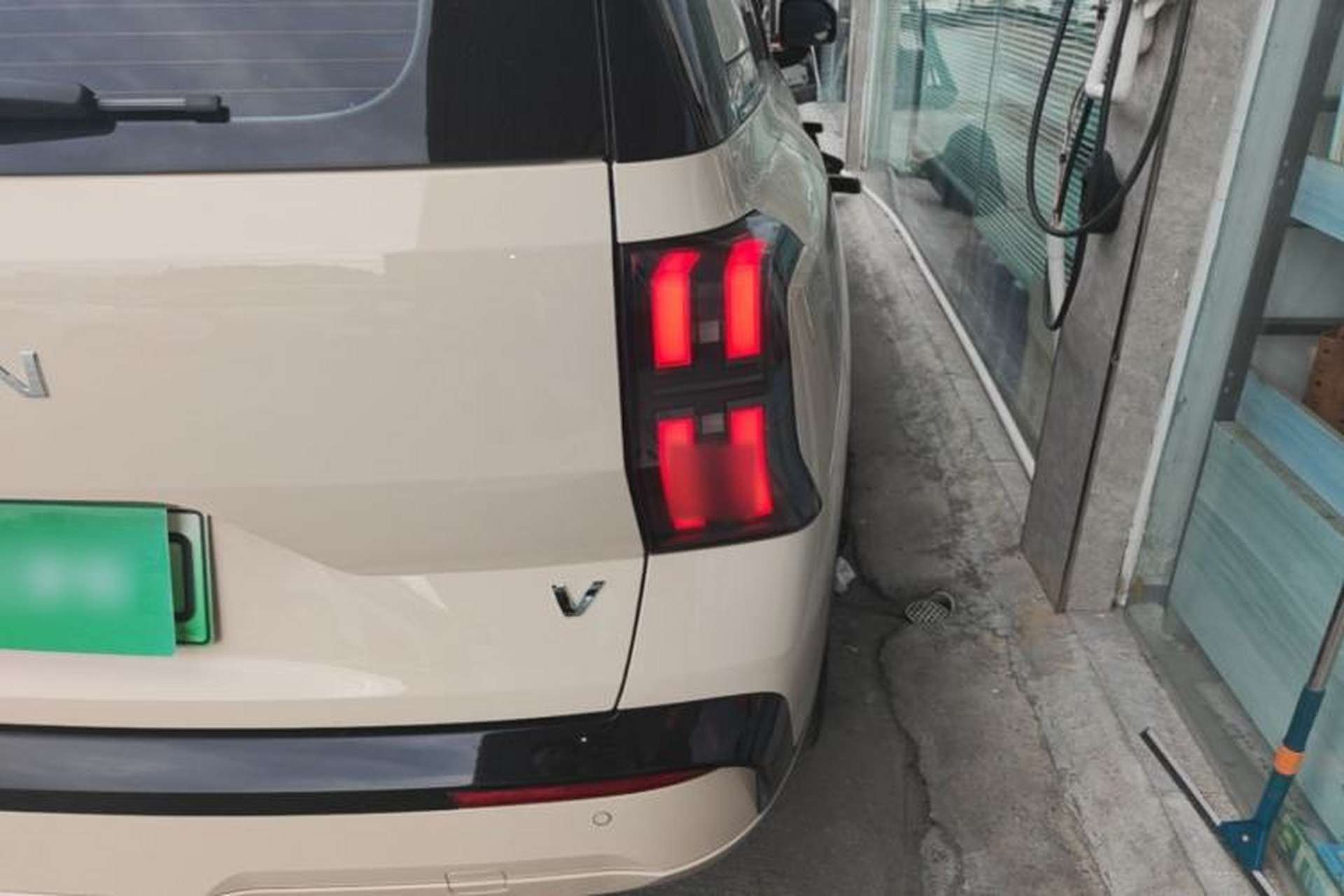 Used AION V 2026 Model Aion Tyrannosaurus Family Edition 650 Zhihao Edition Right Rear Taillight