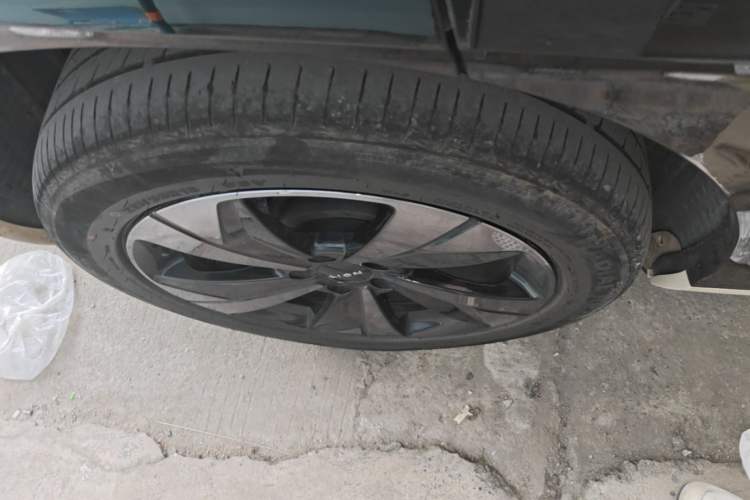 Used AION V 2026 Model Aion Tyrannosaurus Family Edition 650 Zhihao Edition Right Rear Wheel Hub
