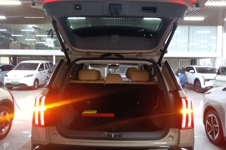 Used AION V 2026 Model Aion Tyrannosaurus Family Edition 650 Zhihao Edition Trunk