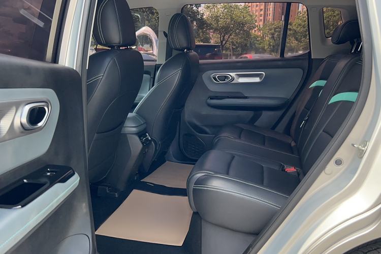 Used AION Y 2024 Younger Interior 1