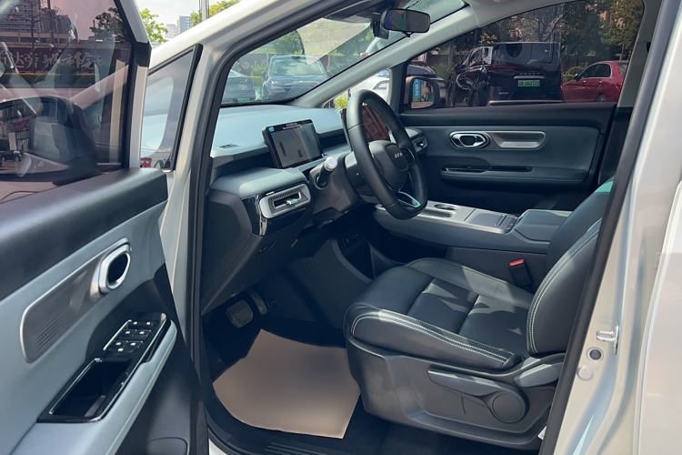 Used AION Y 2024 Younger Interior 2