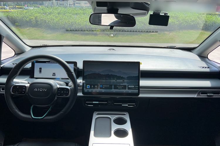 Used AION Y 2024 Younger Interior 3