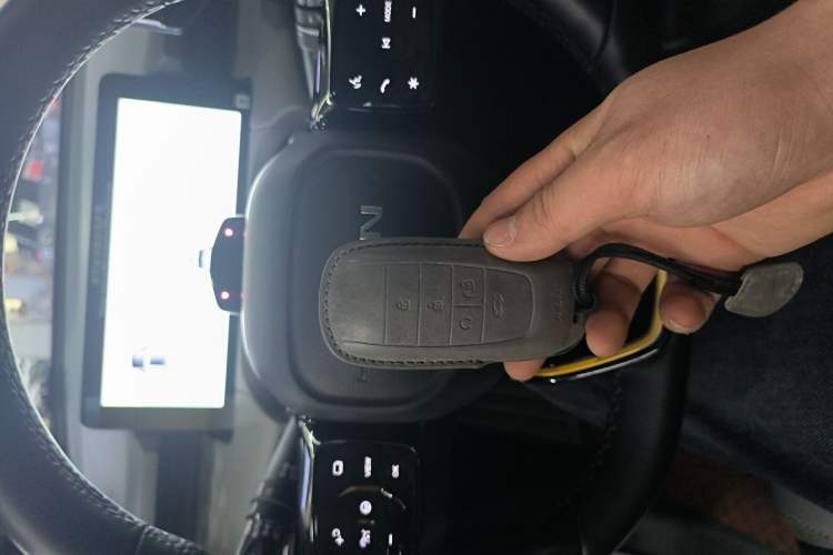 Used AION Y 2022 70 Tech Edition Lithium Iron Phosphate Vehicle Key