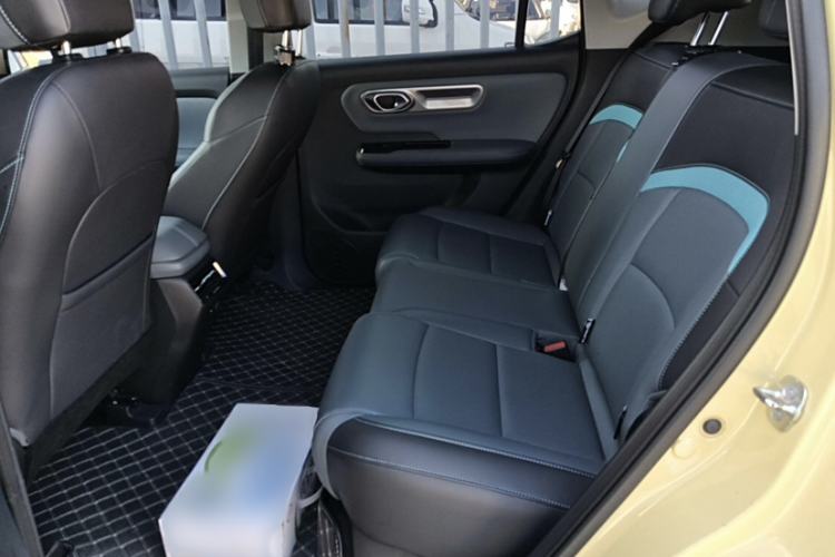 Used AION Y 2022 Plus 70 Smart Edition Interior 4