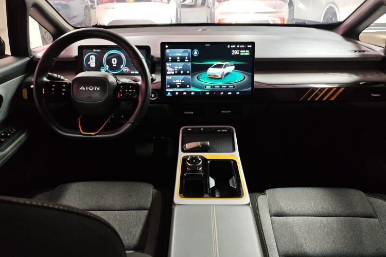 Used AION Y 2021 70 Enjoy Edition Center Console