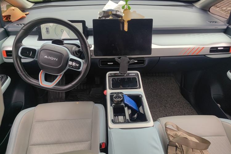 Used AION Y 2021 70 Tech Vitality Edition Center Console