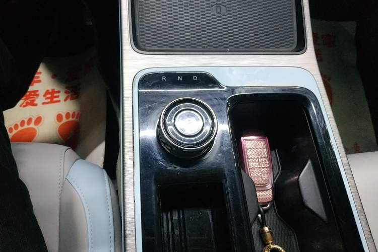 Used AION Y 2021 70 Intelligent Edition Gear Lever